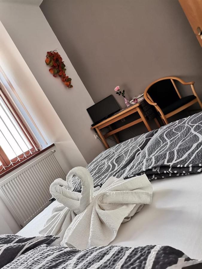 Excalibur Penzion A Restaurace Moravská Třebová Eksteriør bilde