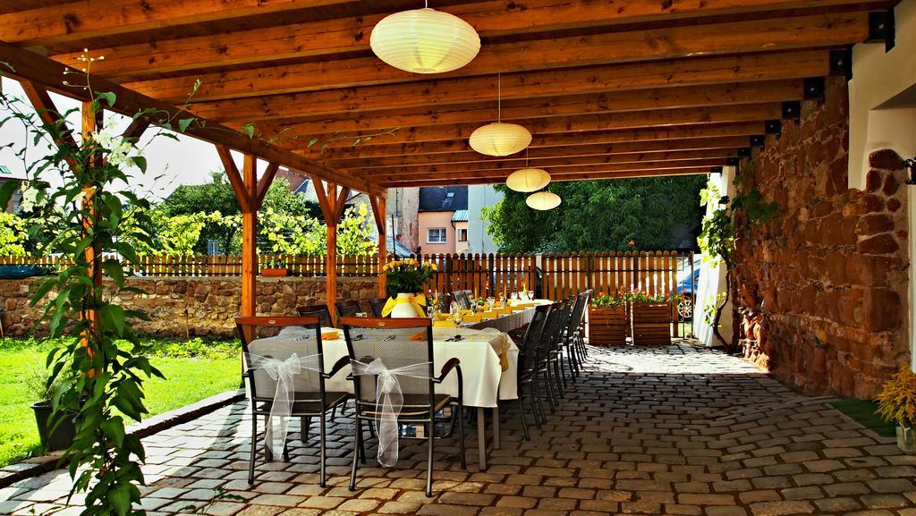 Excalibur Penzion A Restaurace Moravská Třebová Eksteriør bilde