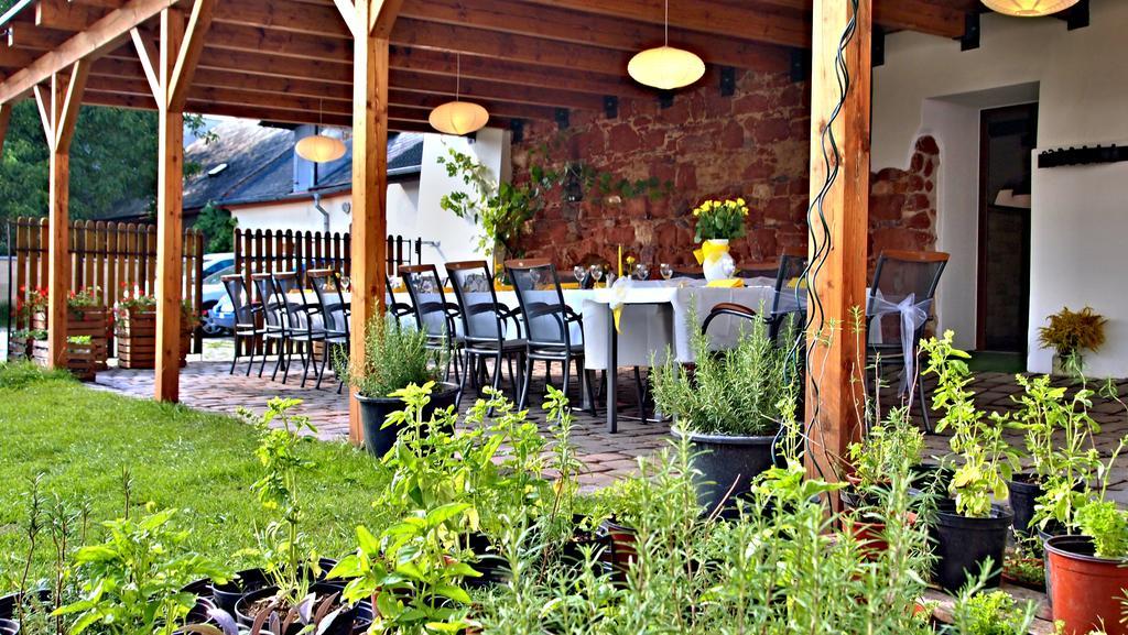 Excalibur Penzion A Restaurace Moravská Třebová Eksteriør bilde