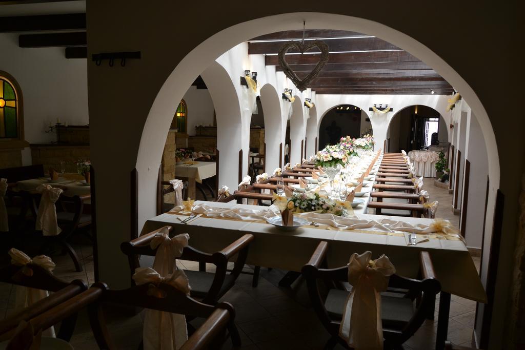 Excalibur Penzion A Restaurace Moravská Třebová Eksteriør bilde