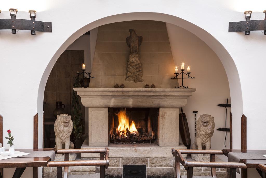 Excalibur Penzion A Restaurace Moravská Třebová Eksteriør bilde
