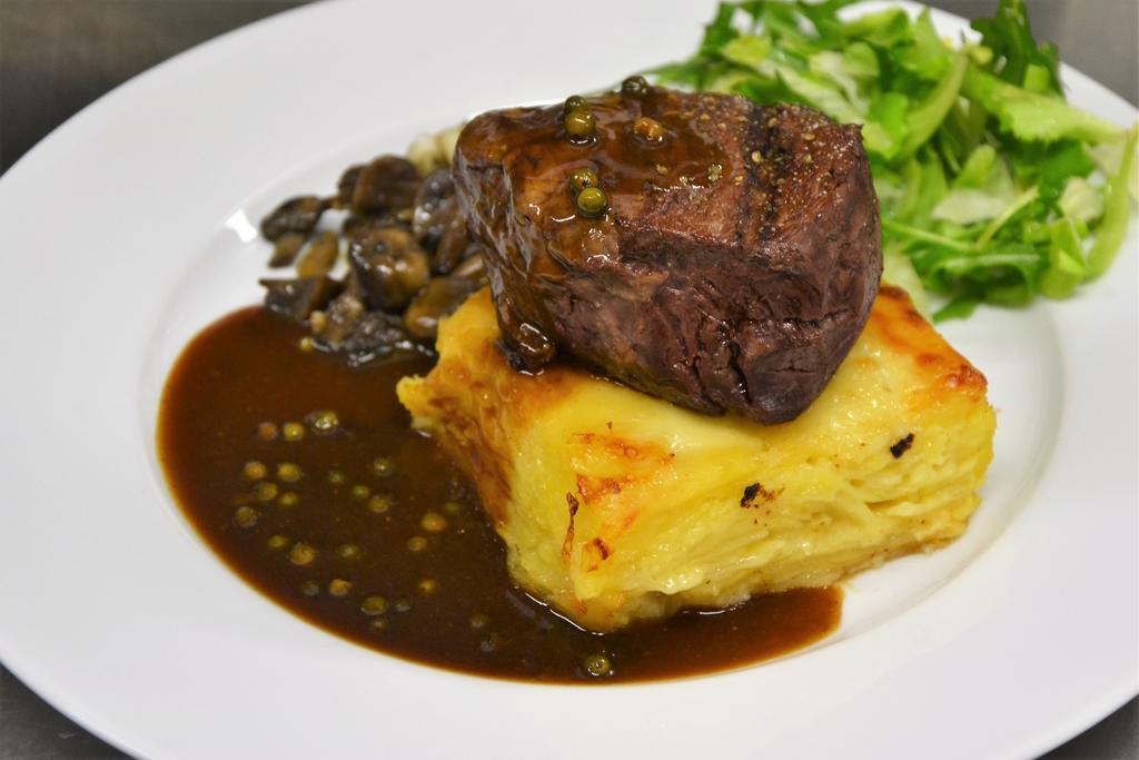 Excalibur Penzion A Restaurace Moravská Třebová Eksteriør bilde