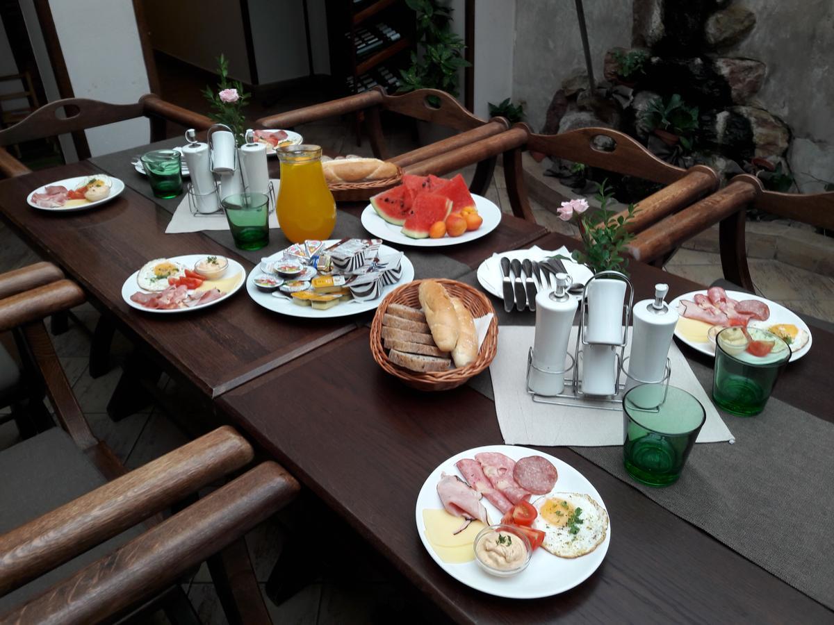 Excalibur Penzion A Restaurace Moravská Třebová Eksteriør bilde